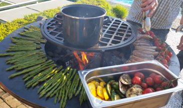 Bestel bij ons uw barbecue benodigdheden, vlees en groentenbuffet.